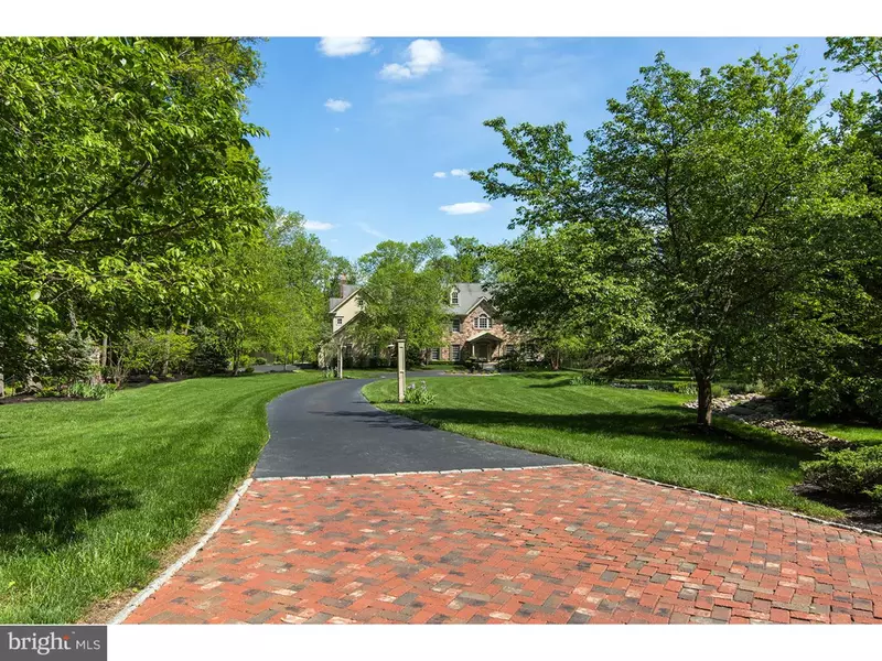 5765 VALLEY STREAM DR, Doylestown, PA 18902