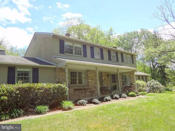 518 PEBBLE HILL RD, Doylestown, PA 18901