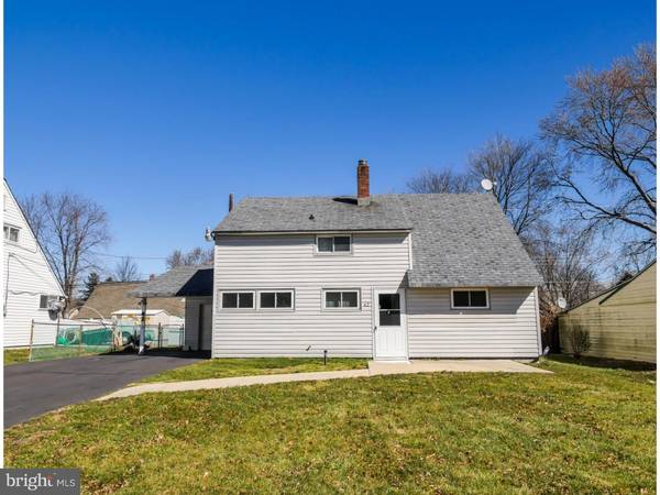 42 GREENBRIAR RD, Levittown, PA 19057