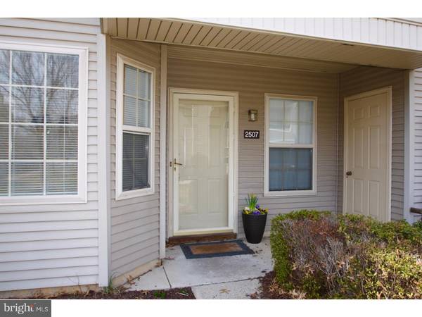 2507 BROOKHAVEN DR #325, Yardley, PA 19067