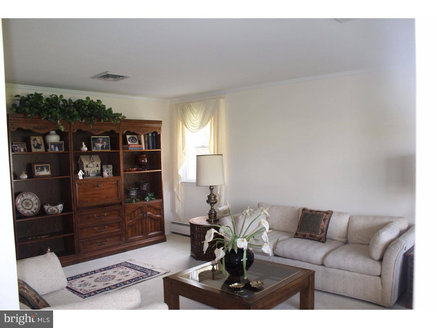 Holland, PA 18966,42 ROTTERDAM RD N