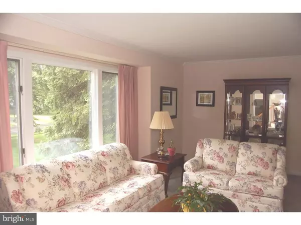 Yardley, PA 19067,560 GORDON DR