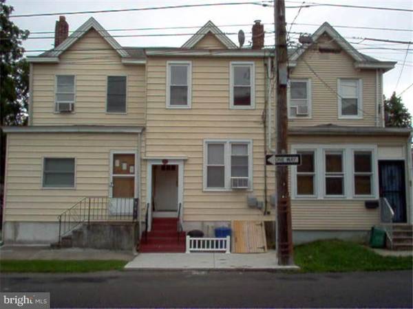 27 E MAPLE AVE, Morrisville, PA 19067