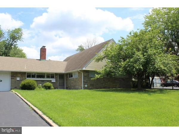 37 ROSE APPLE RD, Levittown, PA 19056