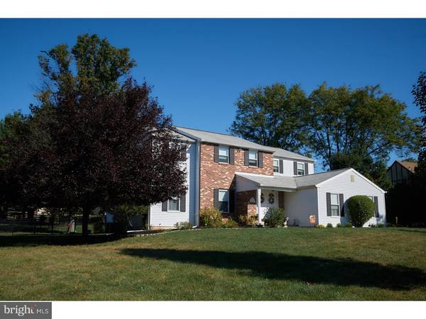 93 WATERGATE DR, Upper Holland, PA 19053