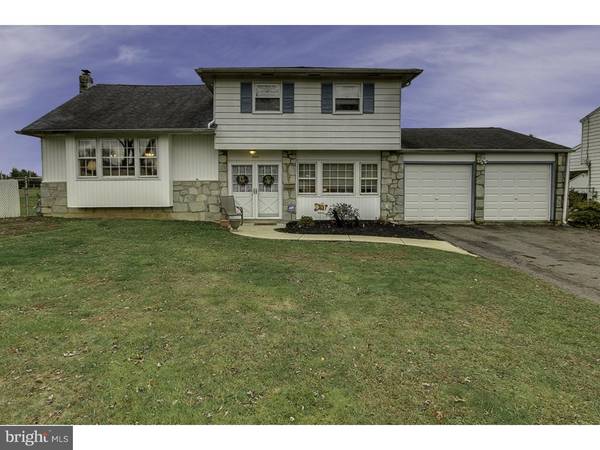 820 HANFORD RD, Fairless Hills, PA 19030