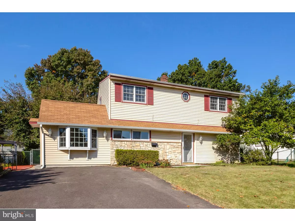 Levittown, PA 19055,25 HICKORY LN