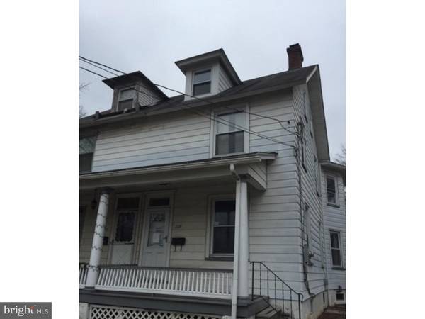 728 W BROAD ST, Quakertown, PA 18951