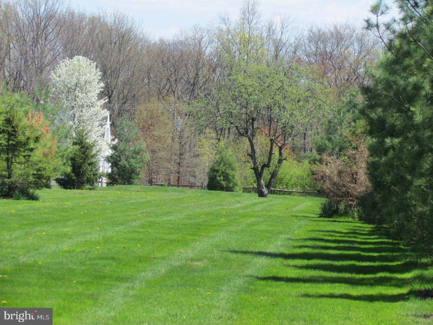 526 SCOTT RD, Bedminster, PA 18944