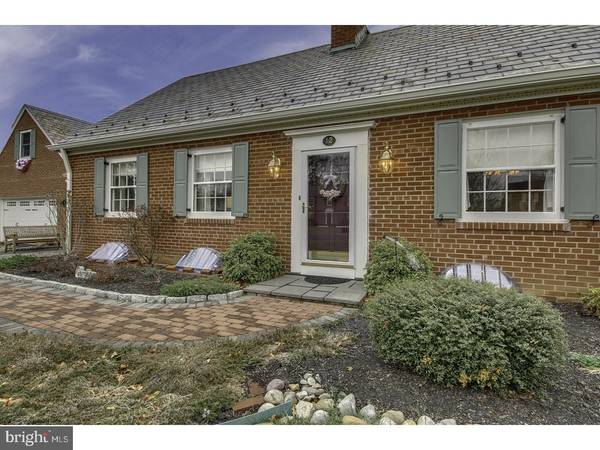 12 COLONIAL RIDGE DR, Yardley, PA 19067