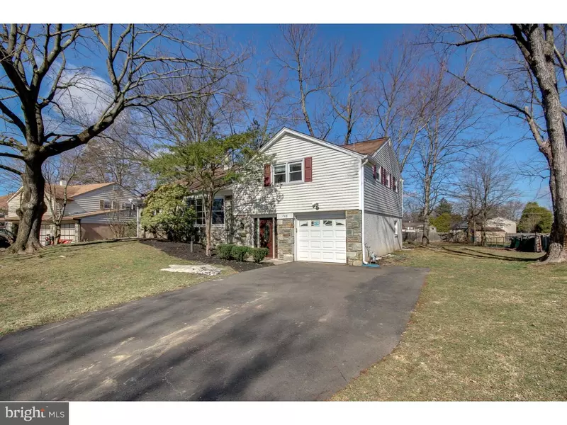 708 FOX HUNT LN, Warminster, PA 18974