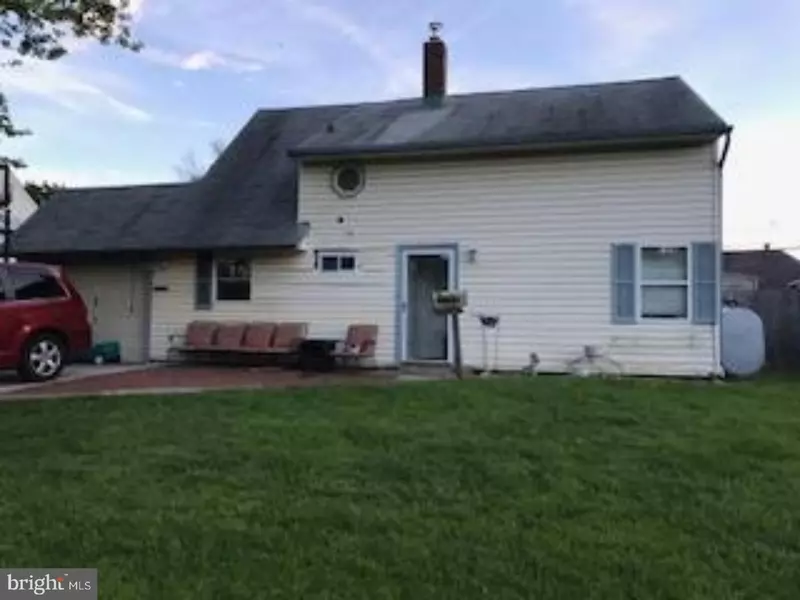 29 RIVER LN, Levittown, PA 19055