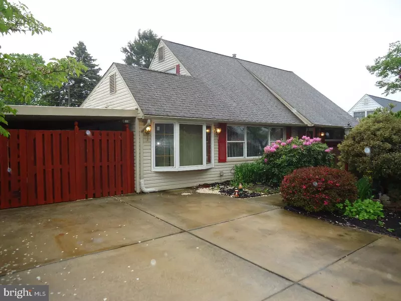 34 CAMEO RD, Levittown, PA 19057