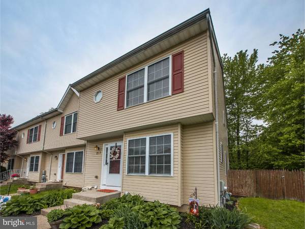 215 MELVIN AVE S, Morrisville, PA 19067