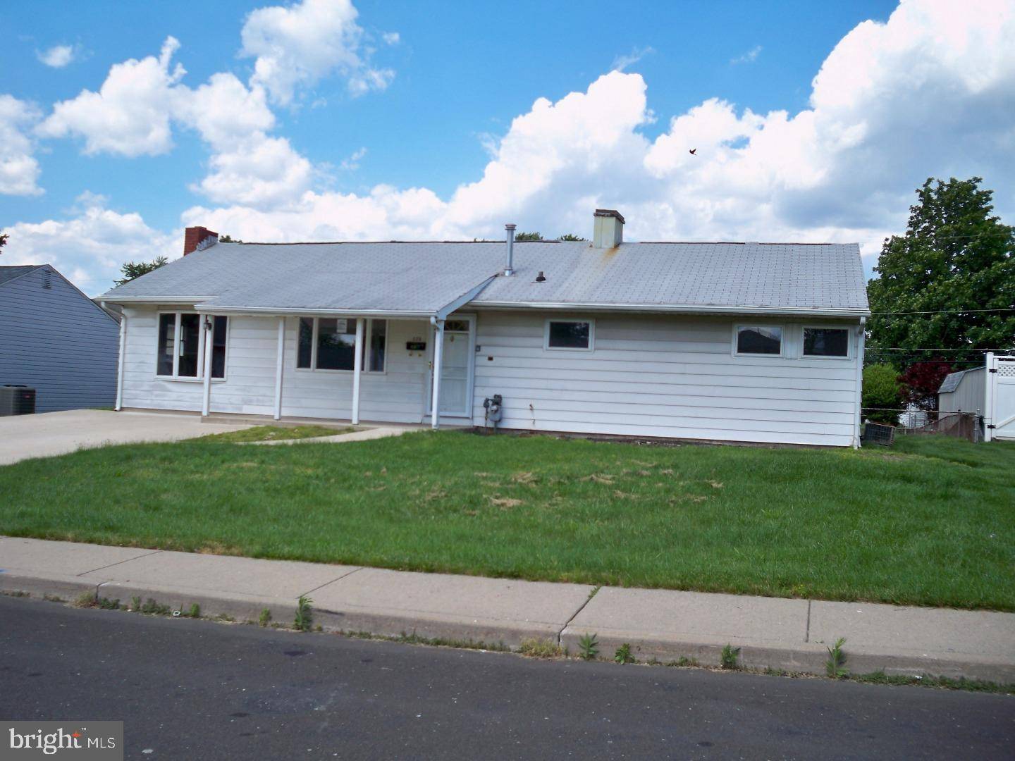 Fairless Hills, PA 19030,229 WYANDOTTE RD