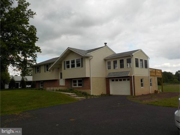 2275 WEISS RD, Quakertown, PA 18951