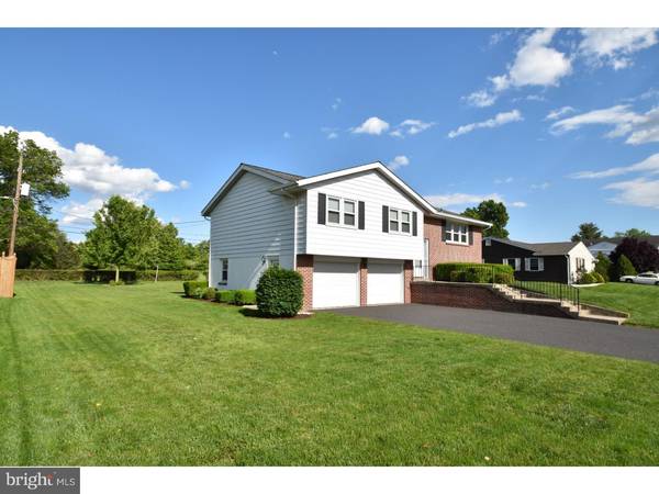 75 HICKORY DR, Quakertown, PA 18951