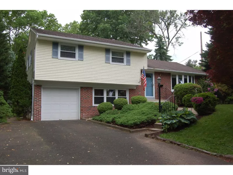 4 EDGEMERE DR, Yardley, PA 19067