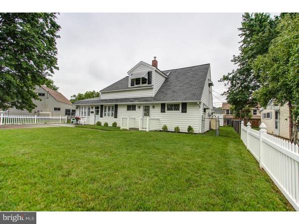 50 RIVER LN, Levittown, PA 19055