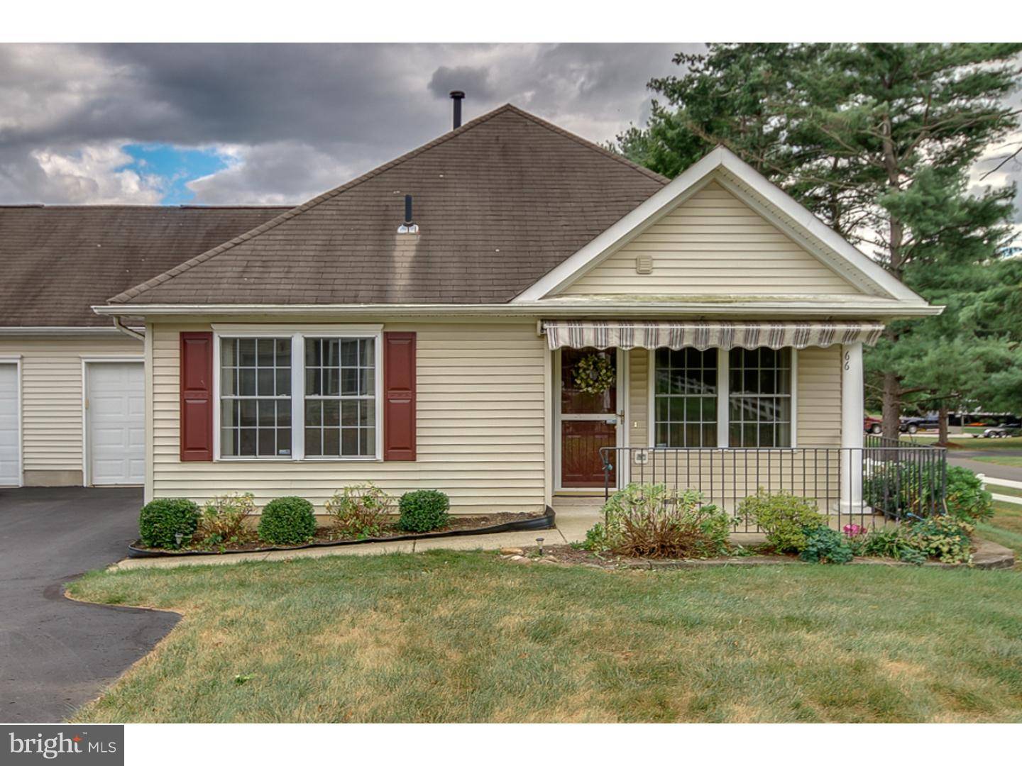 66 AVENROWE CT #2, Fairless Hills, PA 19030