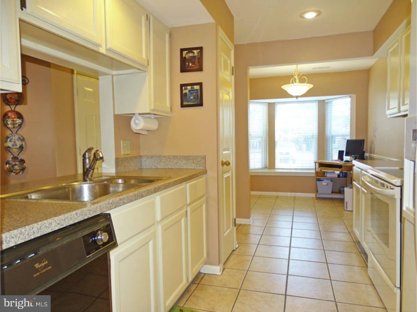 Newtown, PA 18940,422 TRUMBULL CT