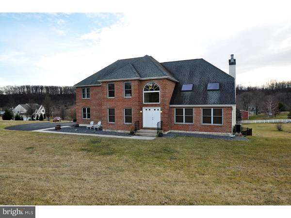 75 CRYSTAL TER, Mount Bethel, PA 18343