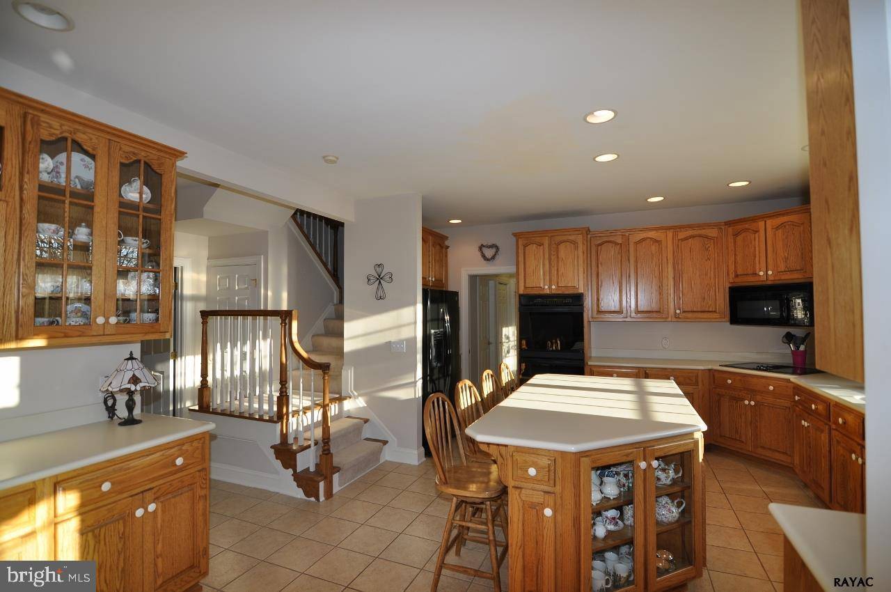 York, PA 17404,1323 ROSEPOINTE DR