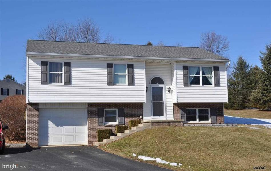 1385 WHISPERING SPRINGS DR, York, PA 17408