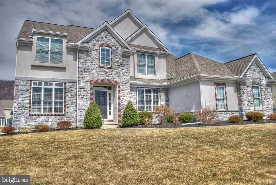 6090 LOG CABIN TRL, Enola, PA 17025