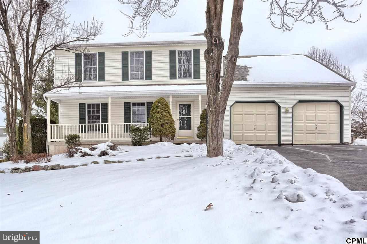15 ASHTON DR, Etters, PA 17319