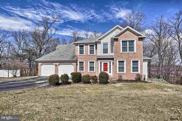 631 DENNY LN, York, PA 17406