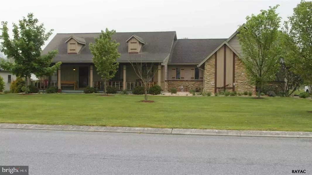 46 PIN OAK LN, Gettysburg, PA 17325