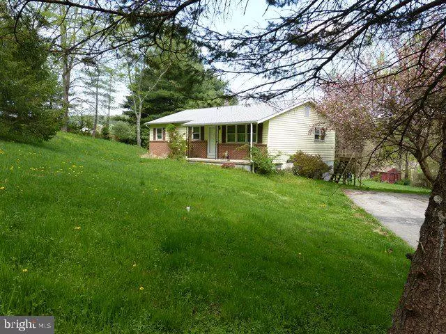 Fawn Grove, PA 17321,975 DEER RD