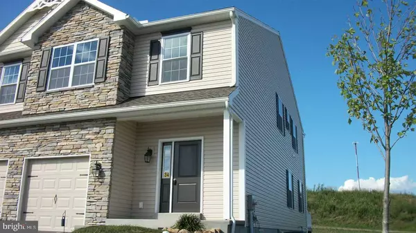 32 CANVAS BACK LN #35, Elizabethtown, PA 17022