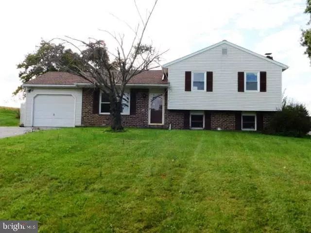 109 IRONSTONE DR, Lititz, PA 17543