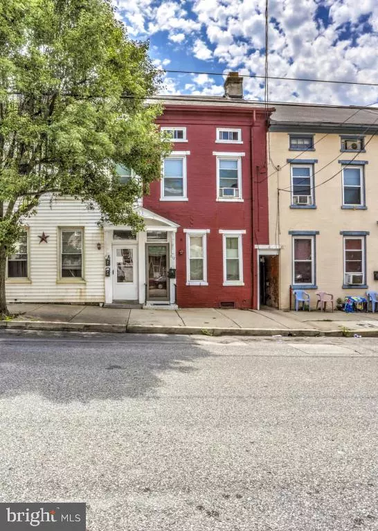 Columbia, PA 17512,212 WALNUT ST