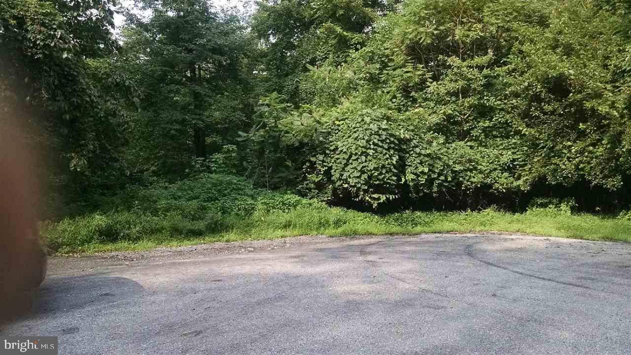 2810 COUNTY LINE RD, York Springs, PA 17372