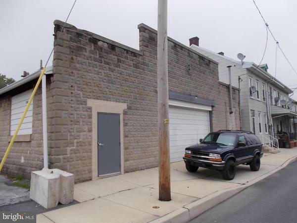 302 OLD 9TH ST, Lebanon, PA 17046