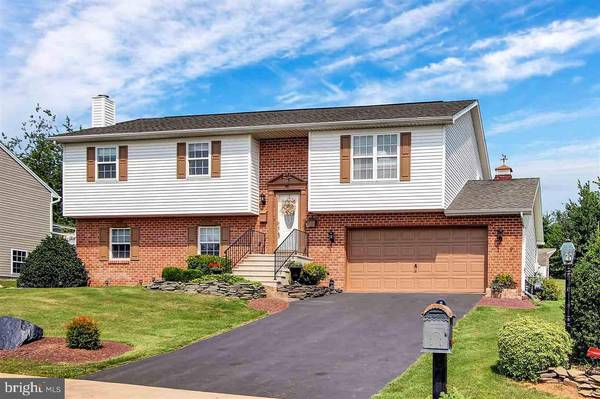 170 OVERVIEW CIR W, Red Lion, PA 17356