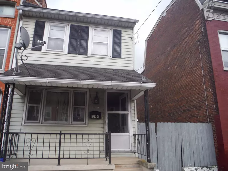 330 WALNUT ST, Columbia, PA 17512