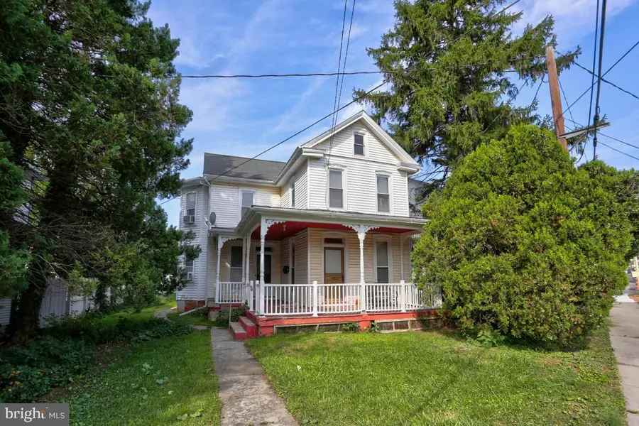 5930 MAIN ST, East Petersburg, PA 17520