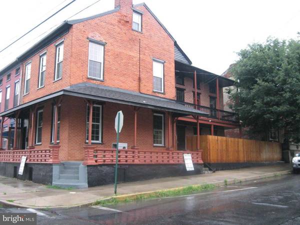 200 WALNUT ST, Columbia, PA 17512