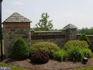 101 MONUMENT DR, Elizabethtown, PA 17022