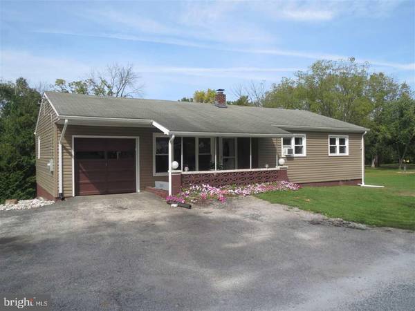 2307 LOG CABIN RD, York, PA 17408