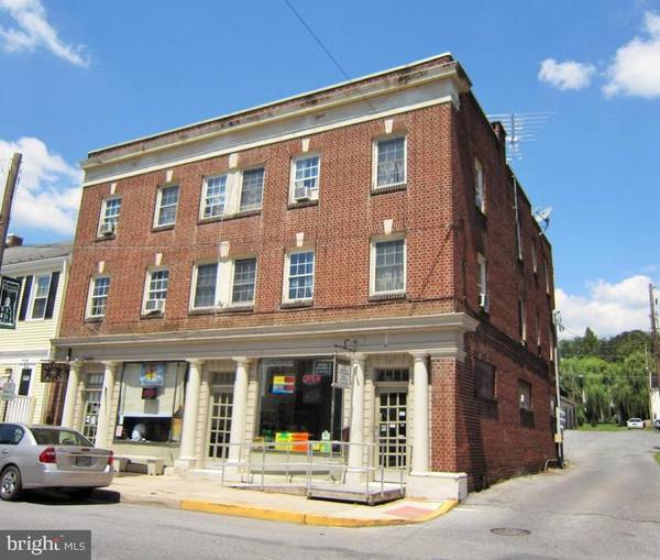 30-32-34 W MARKET ST, Marietta, PA 17547