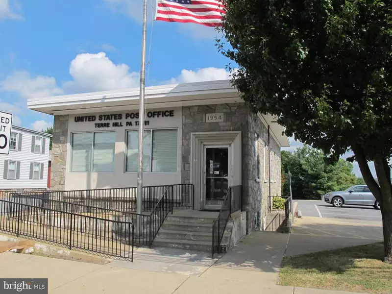 106 W MAIN ST, Terre Hill, PA 17581