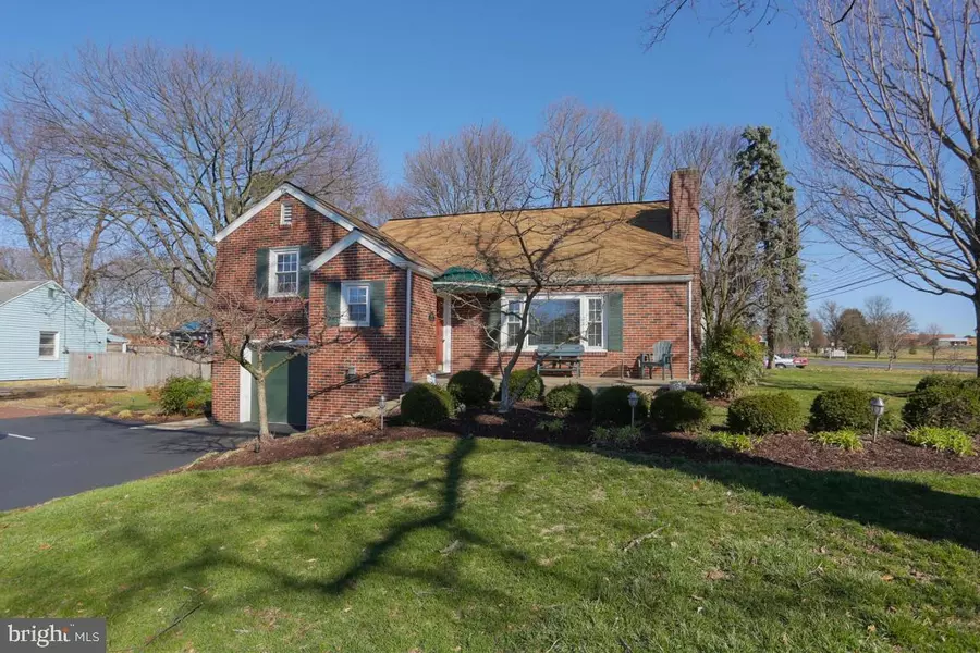 2818 LITITZ PIKE, Lancaster, PA 17601