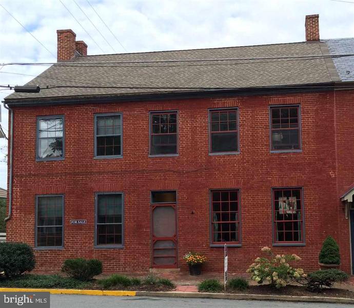 27 N MAIN ST, Shrewsbury, PA 17361