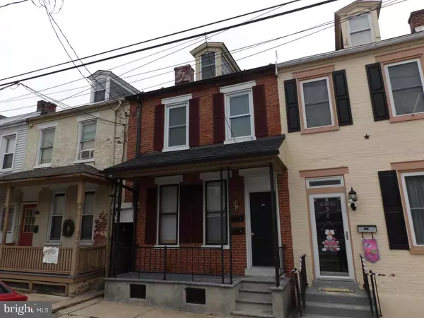 540 WALNUT ST, Columbia, PA 17512