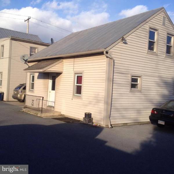 New Holland, PA 17557,252 W MAIN ST